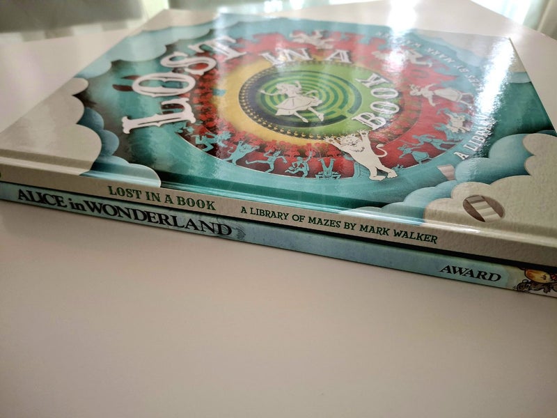 Alice in Wonderland, Lost in a Maze Book Lot Carousel 9