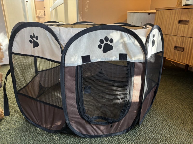 Folding puppy pen Carousel 1