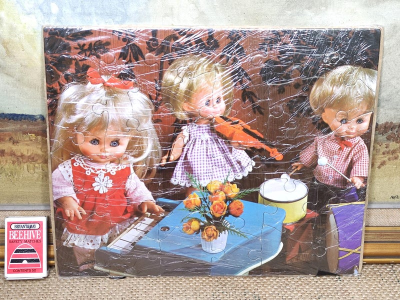 Vintage Dolls Playing Music Jigsaw Puzzle $1 RESERVE WEEK! Carousel 1