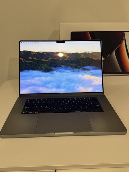 MacBook Pro 16” 2021 - M1 1TB628632221679381123