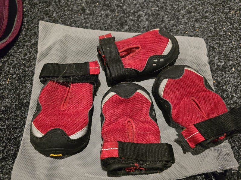 Ruffwear dog boots 4 boots size 76cm 3in suitable for golden retriever sized dog Carousel 1