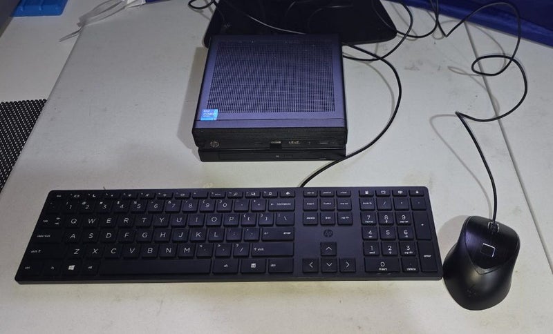 HP EliteDesk 800 G8 mini i5-11600, 16GB, Win11 Pro Z24i Monitor plus extras62863848104322111