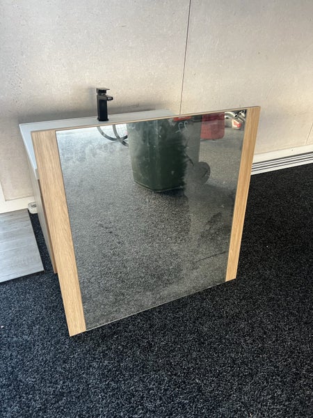 Bathroom vanity62863218058241112