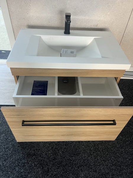 Bathroom vanity62863218058241113