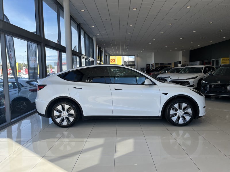 2022 Tesla Model Y Rear Wheel Drive 60K63612855349763113