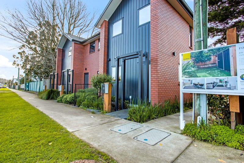 Image 1 of 25