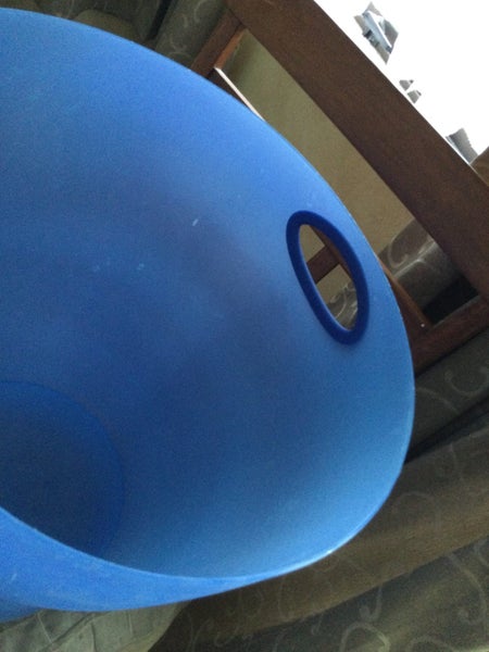ONE LARGE PLASTIC CONTAINER FOR RUBBISH OR LAUNDRY Carousel 2