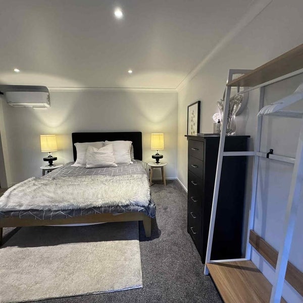 X17 items - Bulk Bedroom Furniture62863852093185111