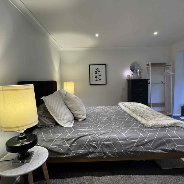 X17 items - Bulk Bedroom Furniture62863852093185112
