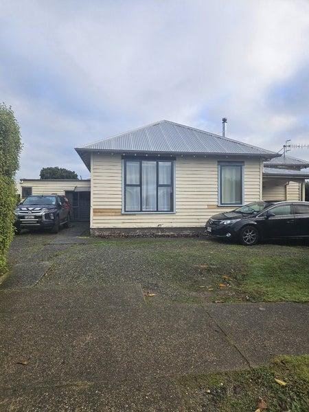 Image 1 of 7