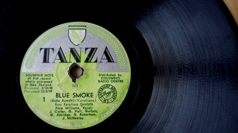 Blue Smoke (1st NZ made record !) (Extremely rare) Carousel 1