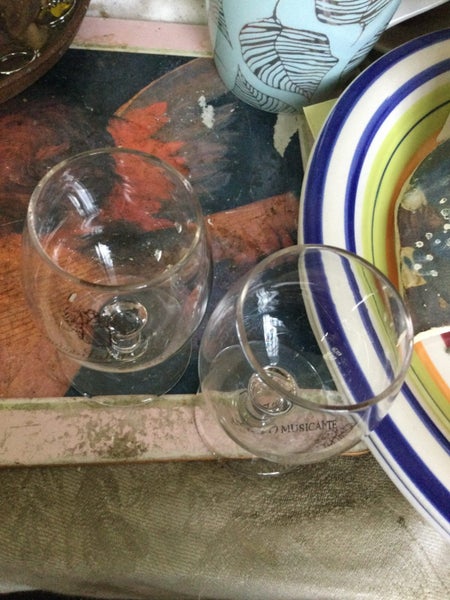 2 SMALL COGNAC GLASS STEMMED Carousel 2