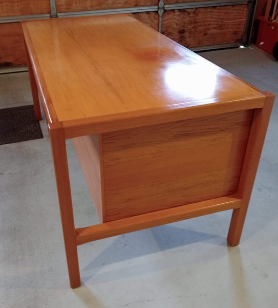 Office Desk - wooden 2 drawer (1 filing drawer, 1 utility drawer) Carousel 2