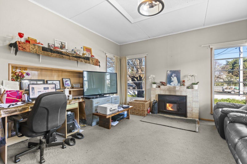 Image 3 of 28