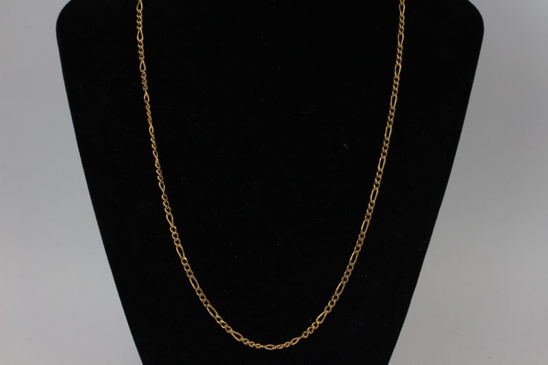 9ct Gold ‘Figaro’ chain Carousel 6