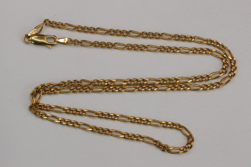 9ct Gold ‘Figaro’ chain Carousel 1