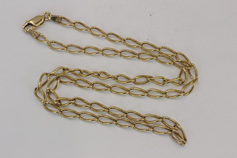 9ct Gold Long-link chain Carousel 1