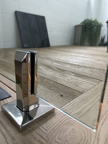 12mm Toughened Glass & Spigots Carousel 1
