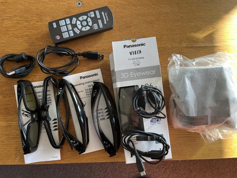 Panasonic PT-AE8000 Home Cinema Projector, spare bulb, 5 x 3D glasses62950005882882113