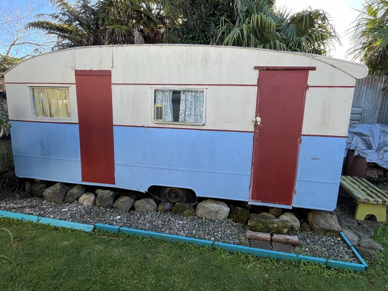 Large Caravan - Whangamata Carousel 1