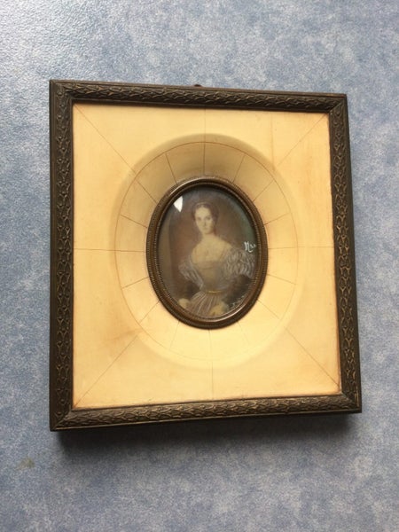 A SUPERB ANTIQUE ITALIAN MINIATURE PAINTING SIGNED FRAMED Carousel 1
