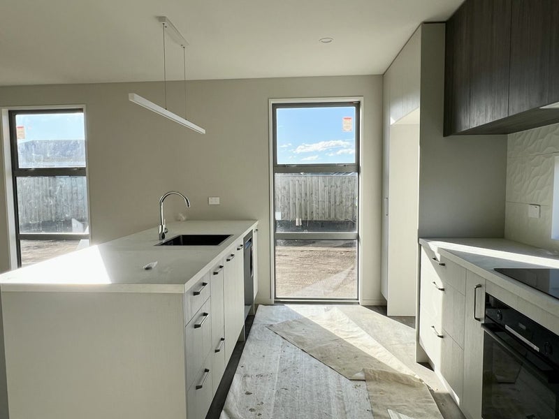 Image 2 of 9