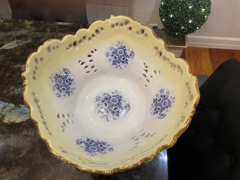 Large display Gold Treasure fine porcelain podium Bowl.62863230412801113
