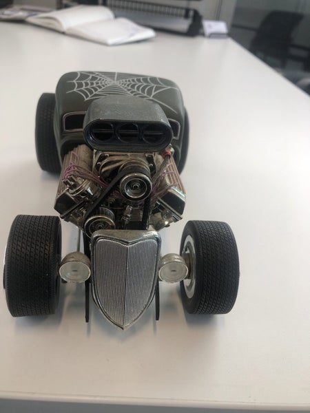 1:18 BLACK WIDOW Coupe.62863240237826112