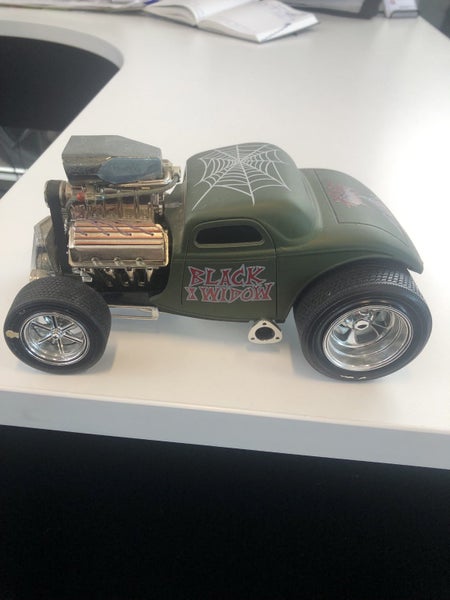 1:18 BLACK WIDOW Coupe.628632402378261129