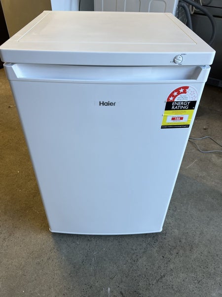 Haier 91L Vertical Bar Freezer HVF91VW Carousel 2
