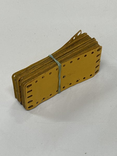 Meccano 5.5” x 2.5” Flex Plates x 34 - Yellow Carousel 1