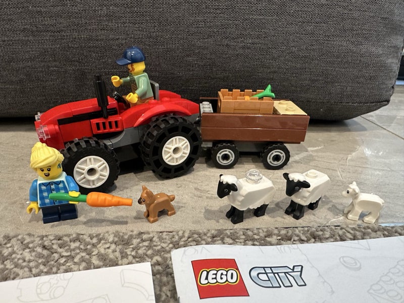 $1 RES - 7 LEGO Sets (Built) Carousel 8