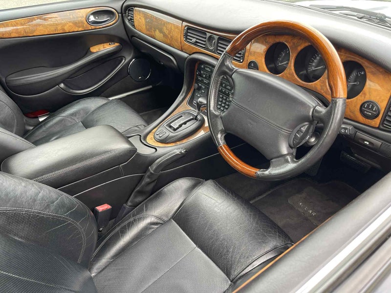 2002 Jaguar XJR S/C 4dr 5a62863251400066114