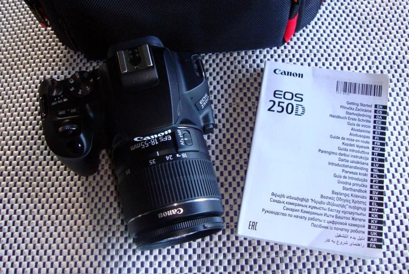 Canon EOS 250D - Latest Model (Wifi & Bluetooth & 4K Video)62866850722946113