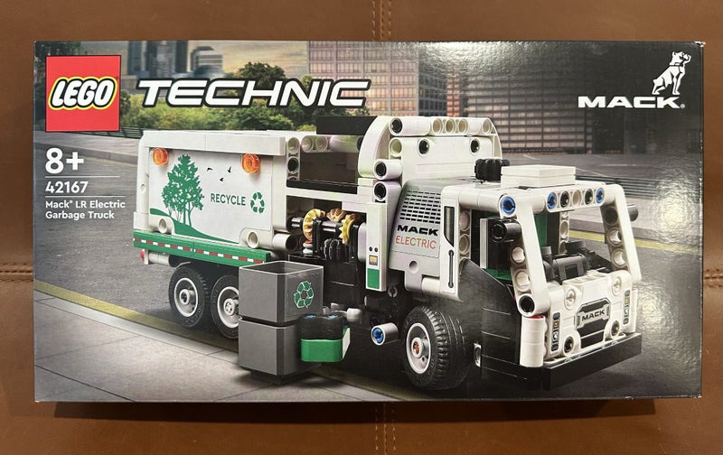 Lego 42167 Mack LR Electric Garbage Truck Carousel 1