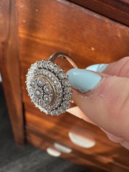 Diamond and gold ring62863852884865111