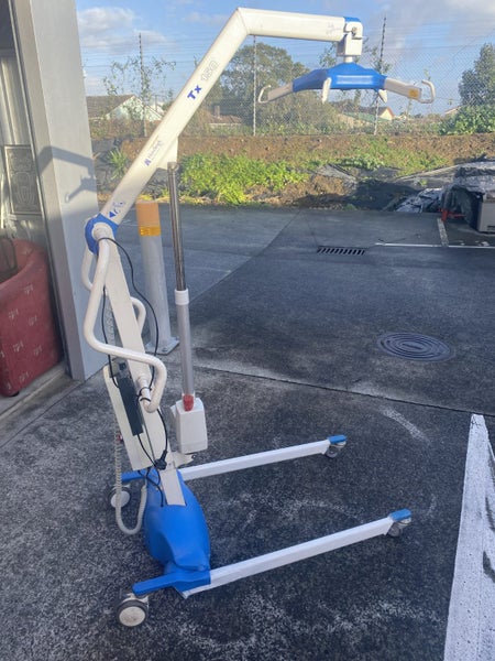 Huntleigh Healthcare TX-150 Patient Hoist Carousel 2