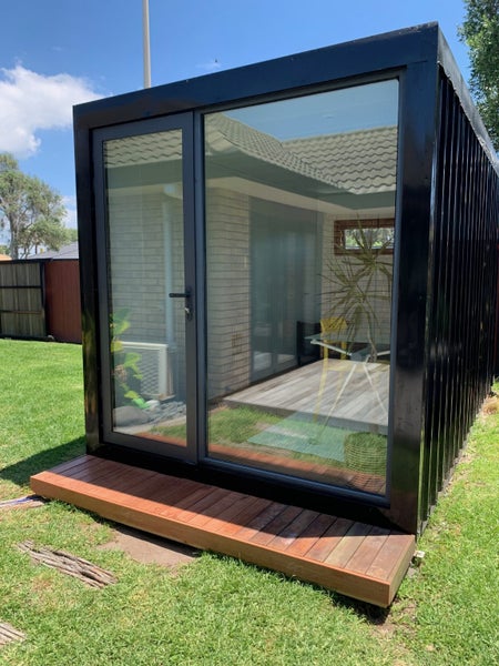 Prefab kitset 4.0 x 2.3 m modern cabin / sleepout / office *** $1 reserve *** Carousel 1