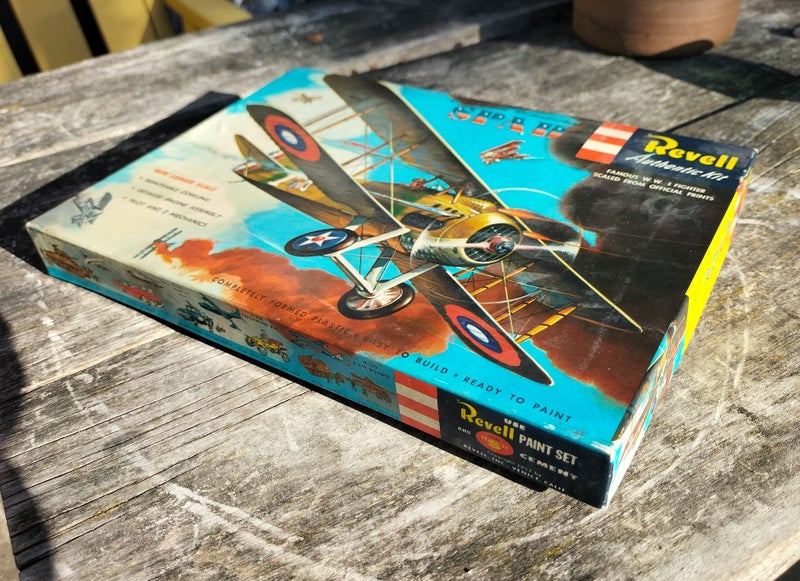 1950's Revell Authentic Kitset - Eddie Rickenbacker's WW1 SPAD Biplane62864741947393111