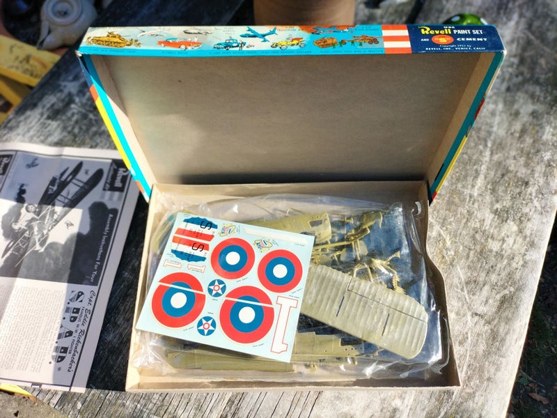 1950's Revell Authentic Kitset - Eddie Rickenbacker's WW1 SPAD Biplane62864741947393113