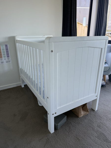 Touchwood Cot & Mattress Carousel 2