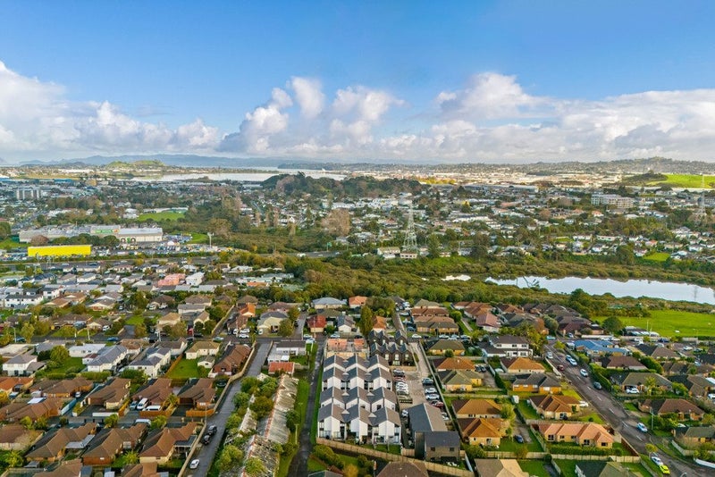 Otahuhu, 2 bedrooms64701994921217112