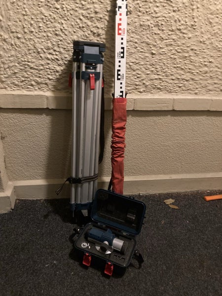 BOSCH GOL 26 Professional Optical Level & TRIPOD Carousel 1