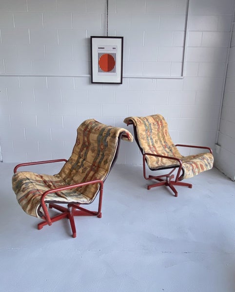 — Vintage Swivel Lounge Chairs —62864726952195112