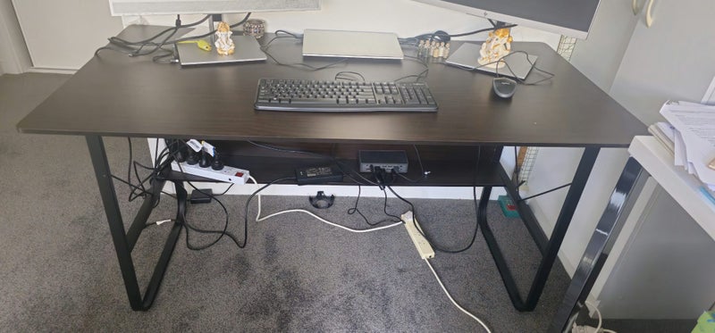 Office Desk and chair Carousel 3