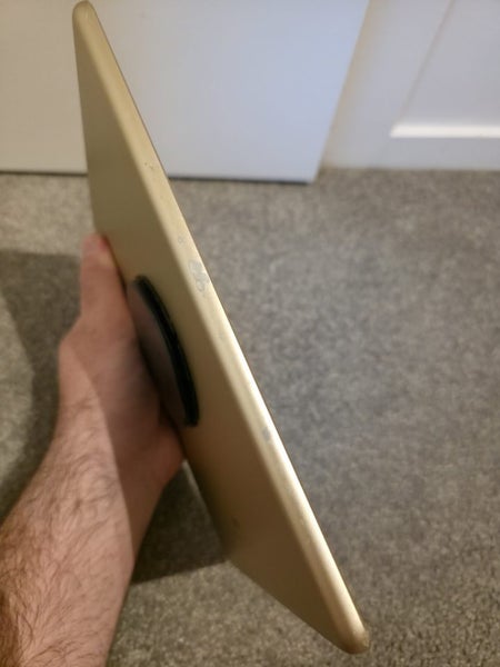 Apple iPad 5th Generation 32gb Rosegold Carousel 6
