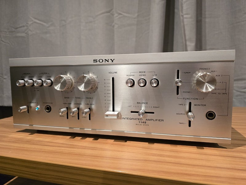 Sony TA-1140 Stereo Amplifier Carousel 2
