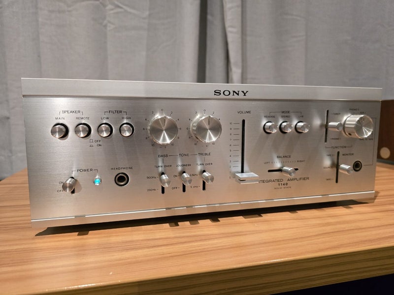 Sony TA-1140 Stereo Amplifier Carousel 1