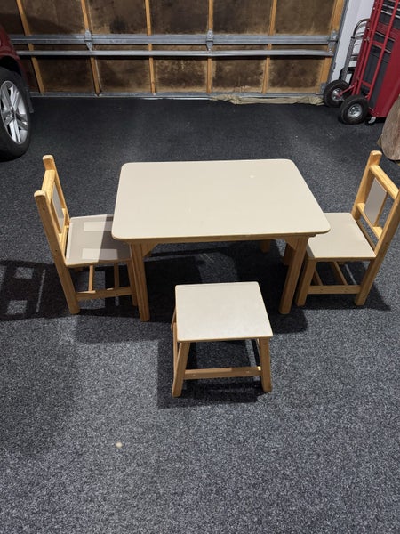 Children’s Table and Chairs Carousel 2