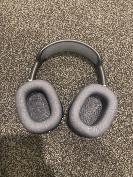 AirPod max Carousel 8